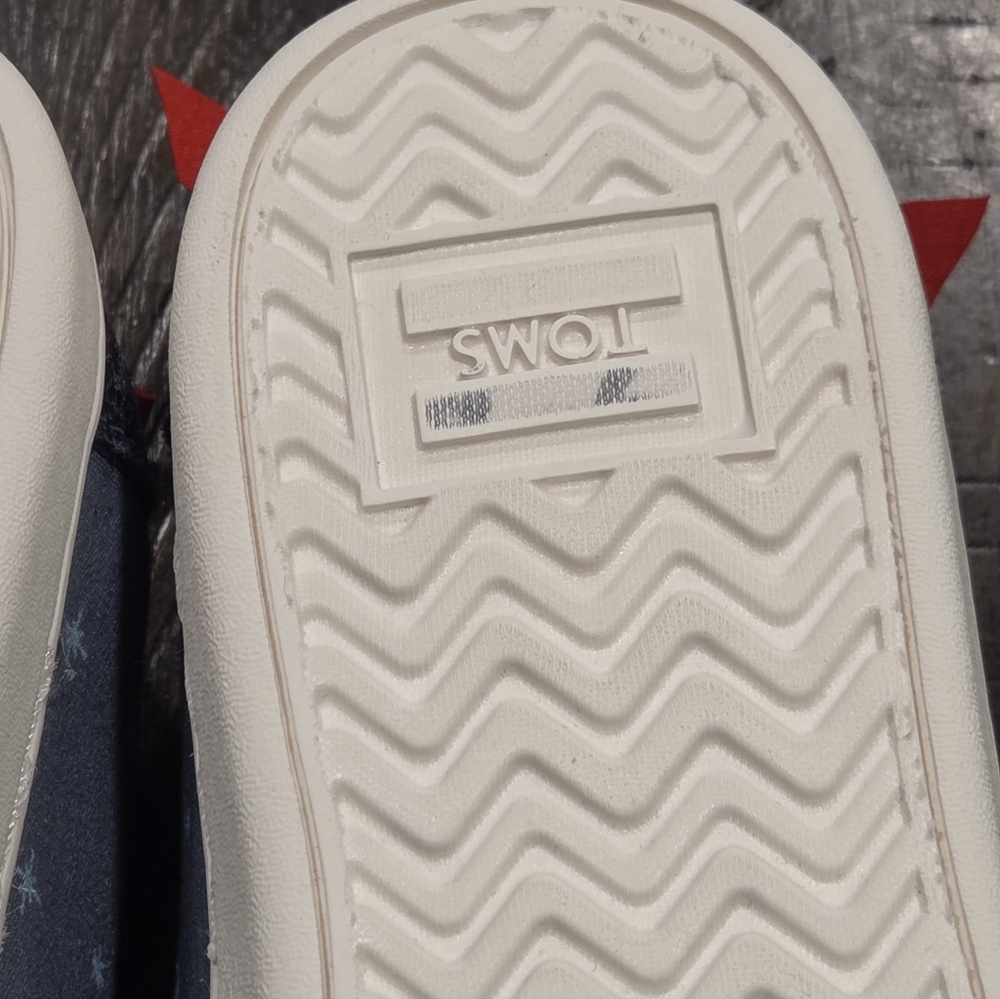 Snow White TOMS Limited Edition - Picture 11 of 14